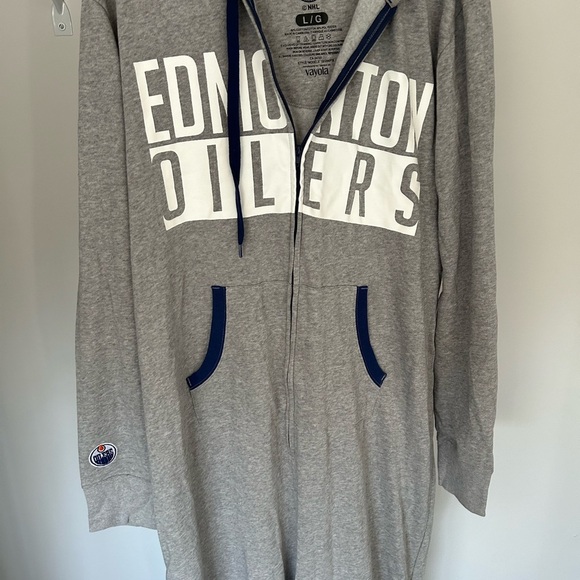 NHL Oilers Gray and Blue Onesie - Picture 2 of 5